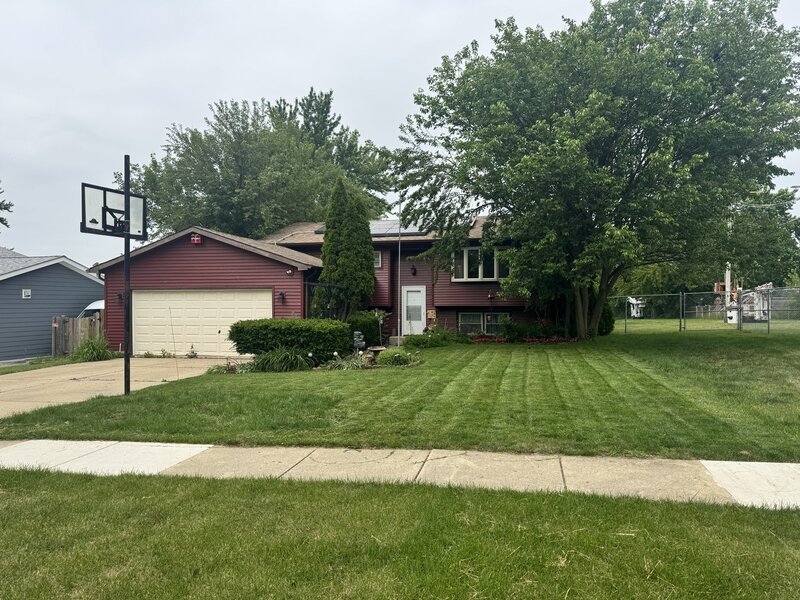114 W Hawthorne Boulevard Mundelein IL 60060