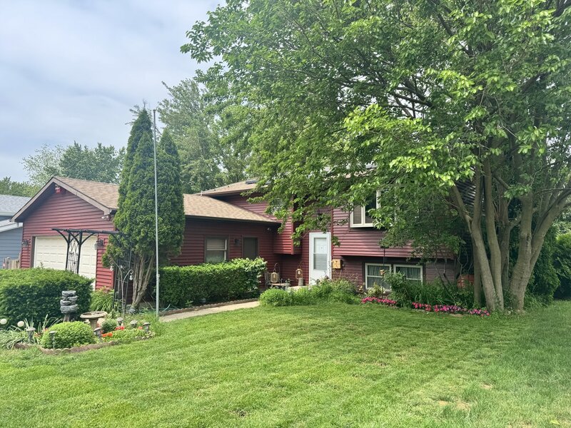 114 W Hawthorne Boulevard Mundelein IL 60060