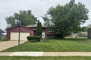 Photo of 114 W Hawthorne Boulevard Mundelein IL 60060