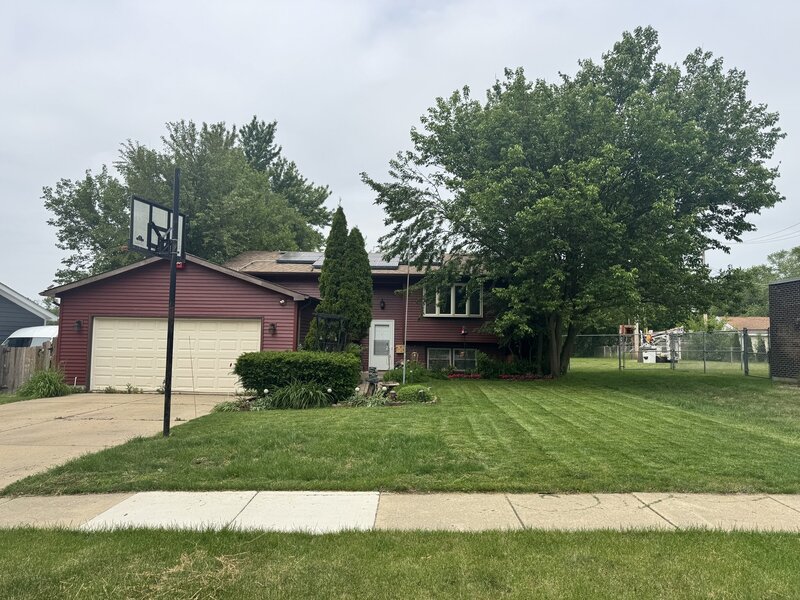 114 W Hawthorne Boulevard Mundelein IL 60060