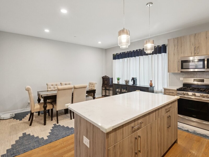 2237 W Coulter Street Chicago IL 60608