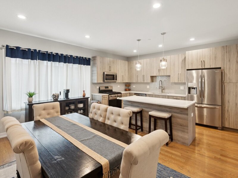 2237 W Coulter Street Chicago IL 60608