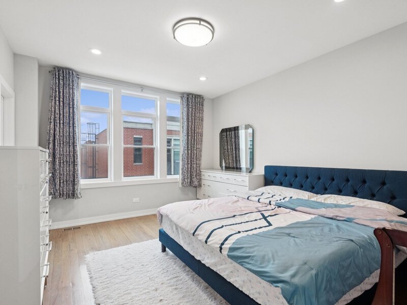 2237 W Coulter Street Chicago IL 60608