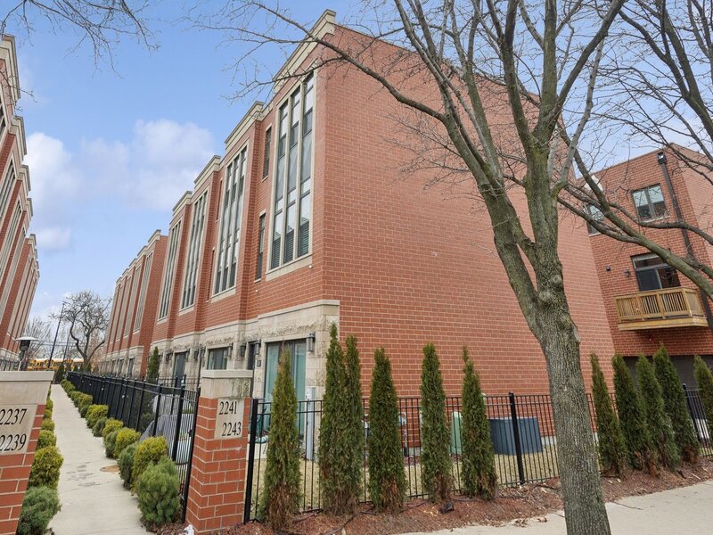 2237 W Coulter Street Chicago IL 60608