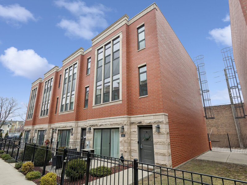 2237 W Coulter Street Chicago IL 60608