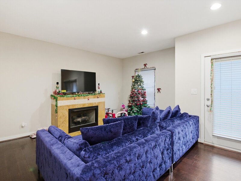 830 E Bowen Avenue Chicago IL 60653