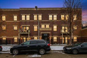Photo of 830 E Bowen Avenue Chicago IL 60653 Unit 2A