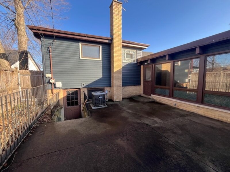 5009 W 101st Street Oak Lawn IL 60453