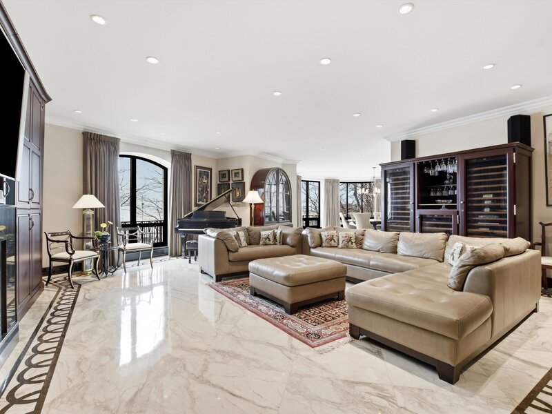 840 N Lake Shore Drive Chicago IL 60611