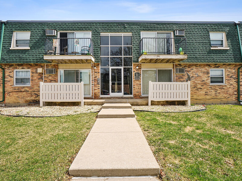10041 S Walnut Terrace Palos Hills IL 60465