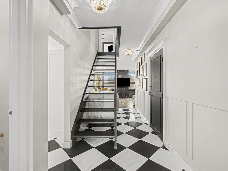 221 E Walton Place Chicago IL 60611