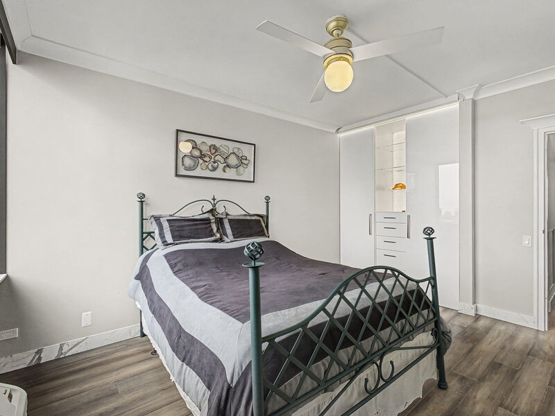 221 E Walton Place Chicago IL 60611