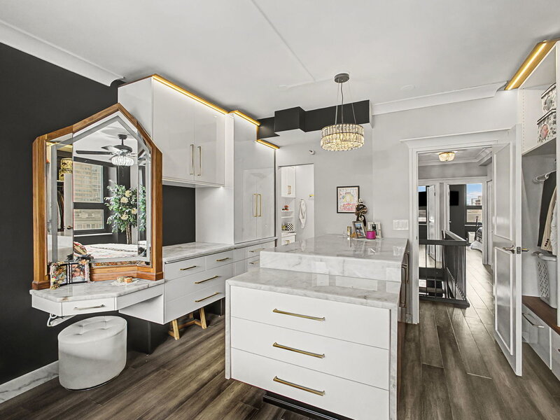 221 E Walton Place Chicago IL 60611