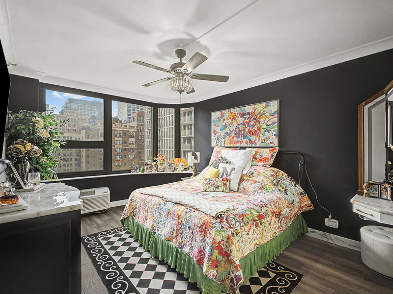 221 E Walton Place Chicago IL 60611
