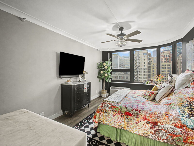 221 E Walton Place Chicago IL 60611
