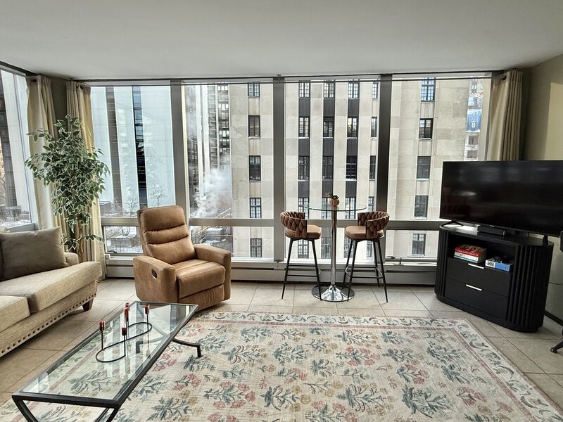1300 N Astor Street Chicago IL 60610
