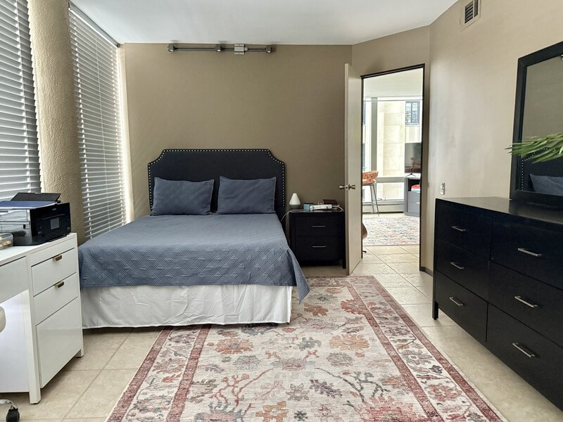 1300 N Astor Street Chicago IL 60610