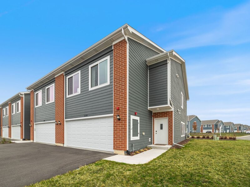 1220 Gillespie Lane Yorkville IL 60560