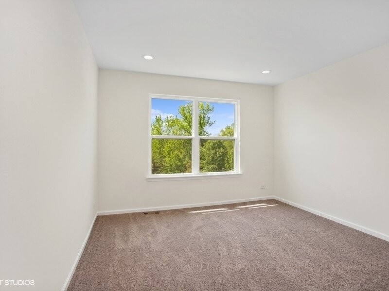 239 Stonington Drive Bloomingdale IL 60108