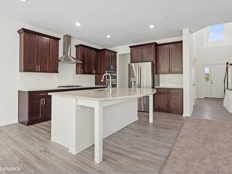 239 Stonington Drive Bloomingdale IL 60108