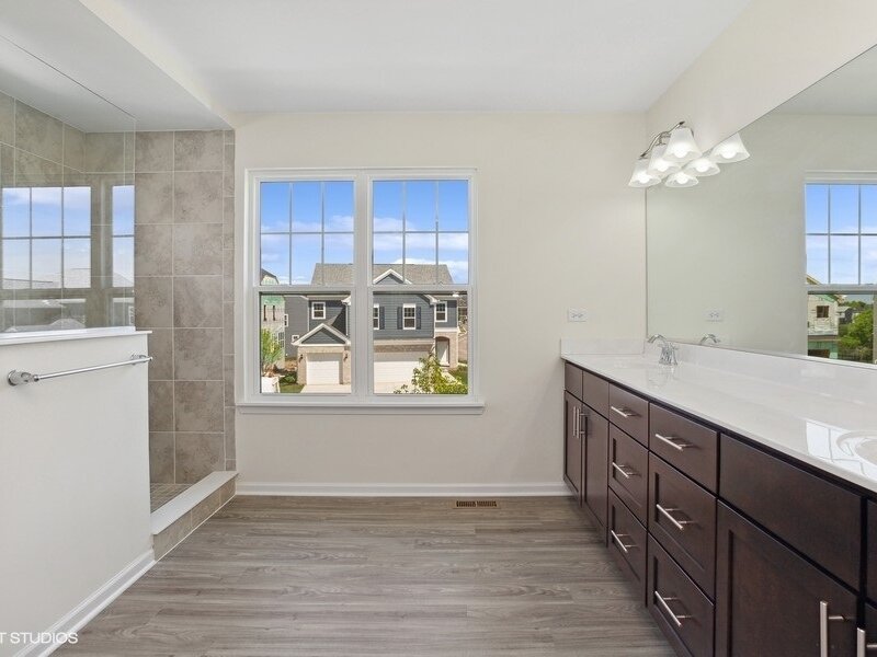 239 Stonington Drive Bloomingdale IL 60108