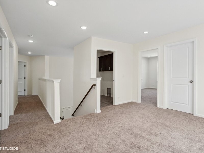 239 Stonington Drive Bloomingdale IL 60108