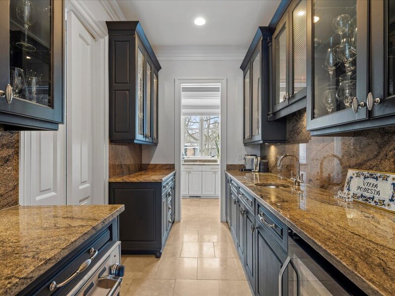 697 Bluff Road Lake Bluff IL 60044
