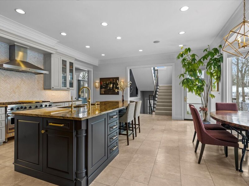 697 Bluff Road Lake Bluff IL 60044