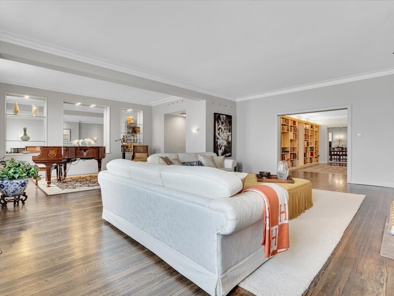 229 E Lake Shore Drive Chicago IL 60611