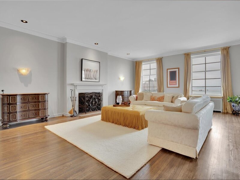 229 E Lake Shore Drive Chicago IL 60611