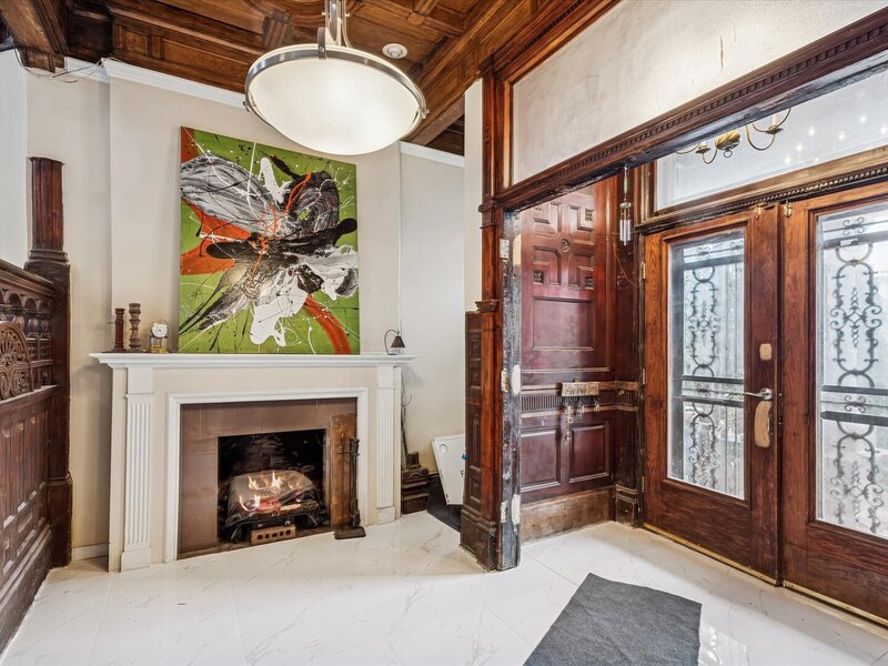 3736 S Michigan Avenue Chicago IL 60653