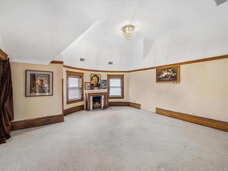 3736 S Michigan Avenue Chicago IL 60653