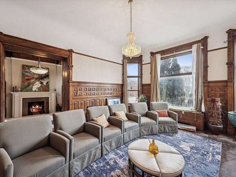 3736 S Michigan Avenue Chicago IL 60653