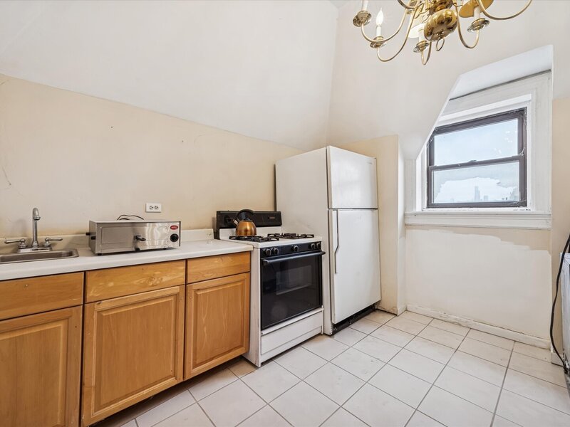 3736 S Michigan Avenue Chicago IL 60653