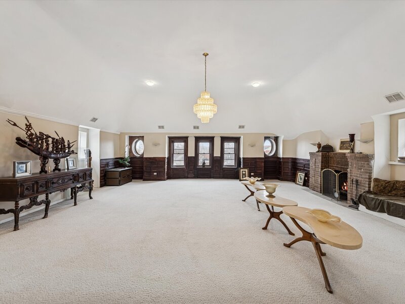 3736 S Michigan Avenue Chicago IL 60653