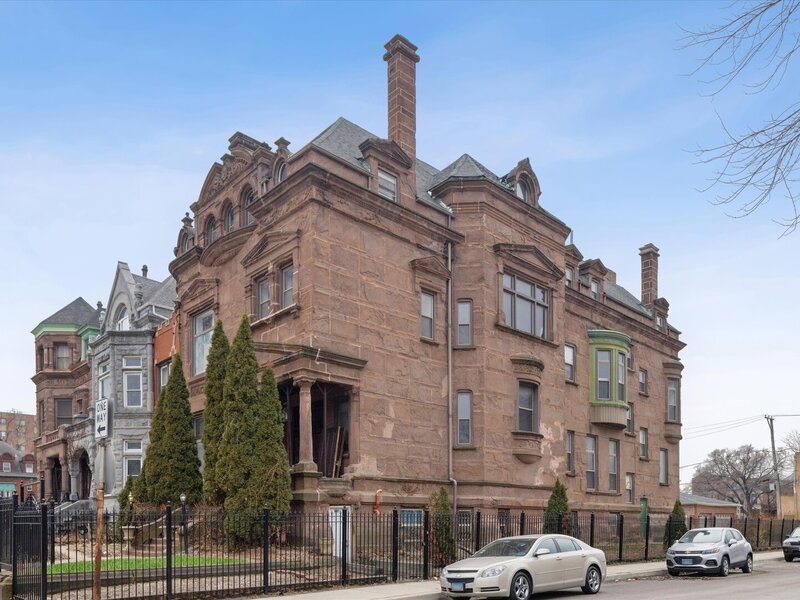 3736 S Michigan Avenue Chicago IL 60653