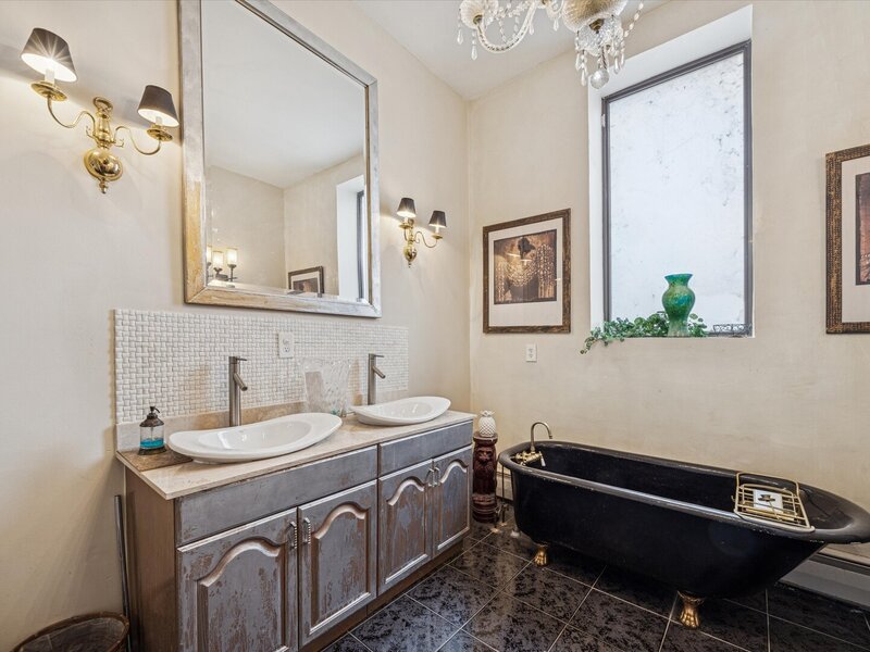 3736 S Michigan Avenue Chicago IL 60653