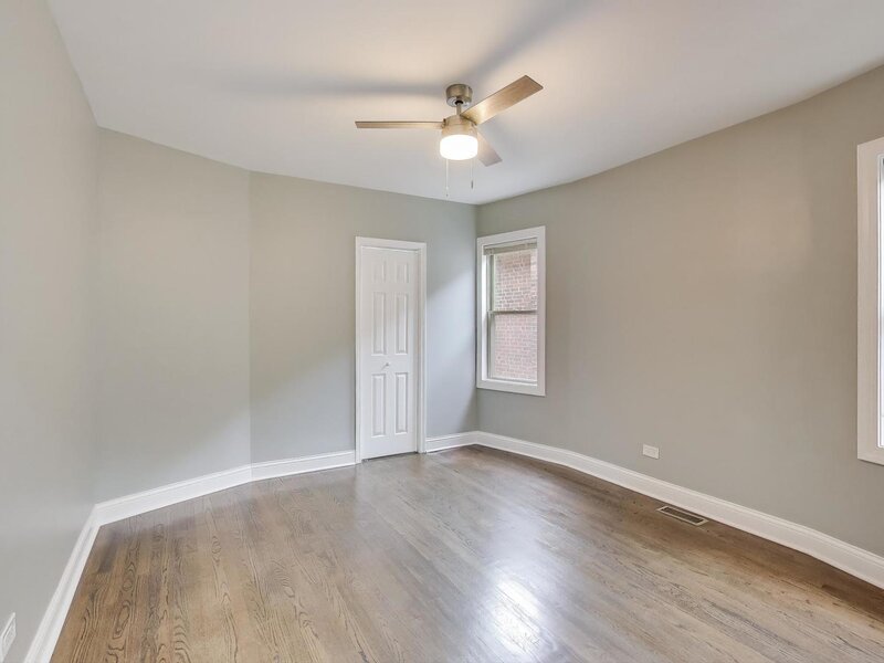 10229 S Calumet Avenue Chicago IL 60628