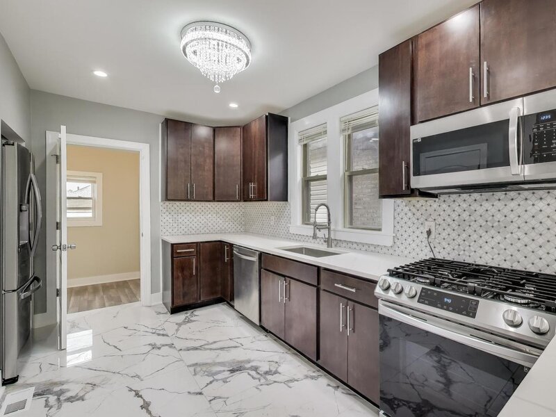 10229 S Calumet Avenue Chicago IL 60628
