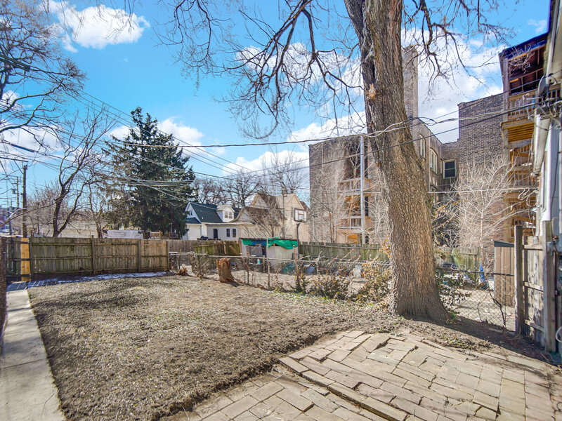 911 E 76th Street Chicago IL 60619