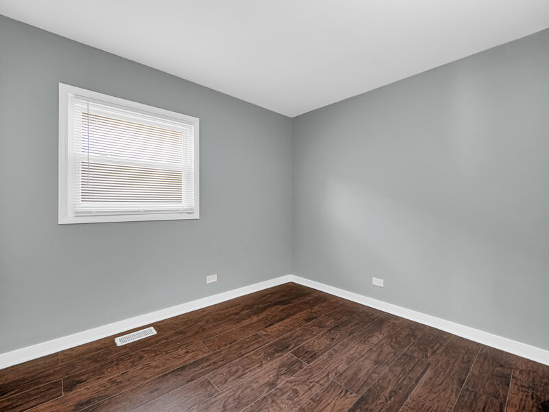 911 E 76th Street Chicago IL 60619