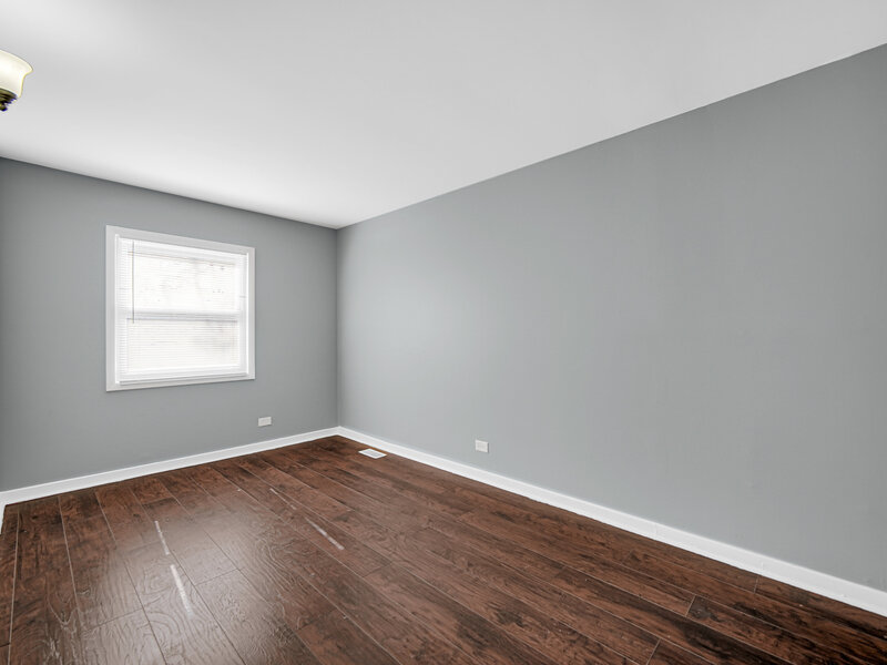 911 E 76th Street Chicago IL 60619