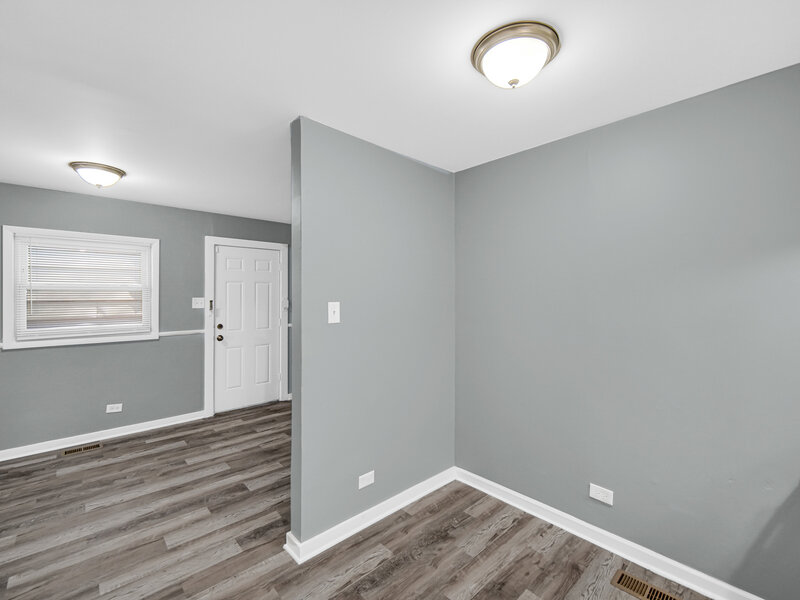 911 E 76th Street Chicago IL 60619