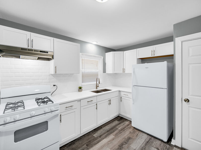 911 E 76th Street Chicago IL 60619