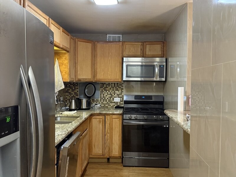 1450 E 55th Place Chicago IL 60637