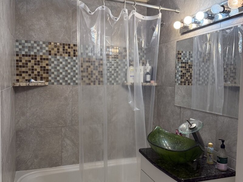 1450 E 55th Place Chicago IL 60637