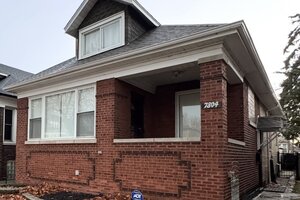 Photo of 7804 S Paxton Avenue Chicago IL 60649