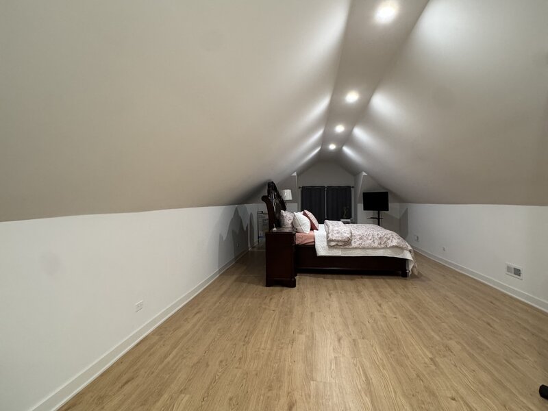 7804 S Paxton Avenue Chicago IL 60649