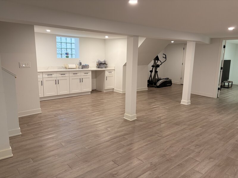7804 S Paxton Avenue Chicago IL 60649