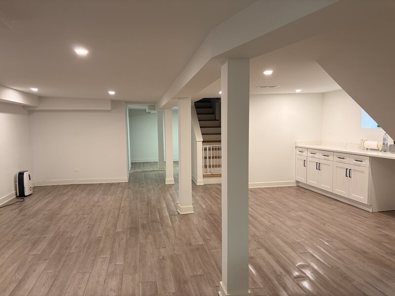 7804 S Paxton Avenue Chicago IL 60649